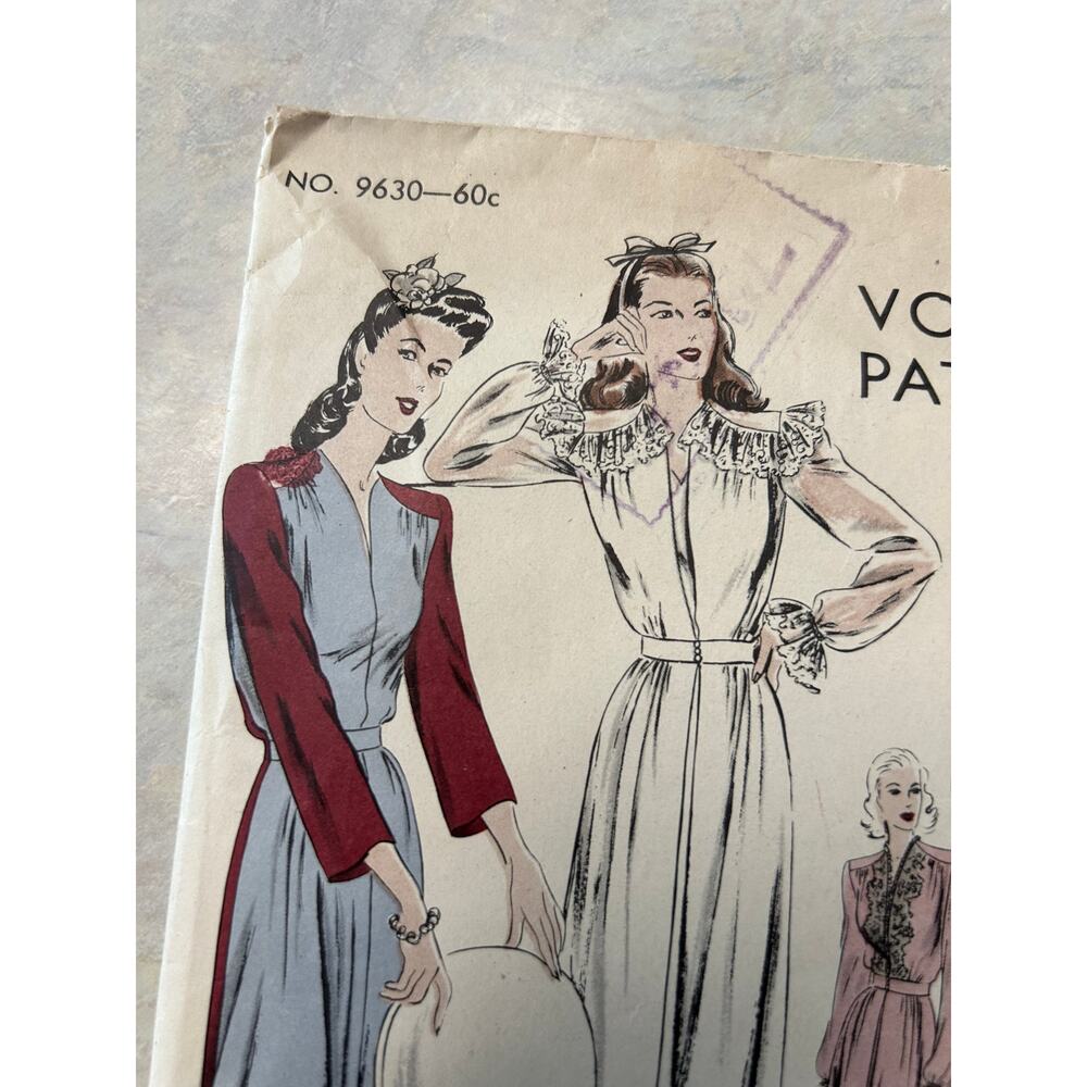 Vintage 30's-40's Vogue Pattern #9630 Housecoat Negligee Size 16 HTF - Picture 2 of 6